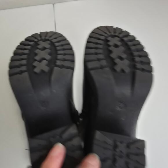 Moda Chics Black Platform Chunky Round Toe Boots Mobwife Rock Punk Edgy Goth 6.5 - Picture 8 of 11